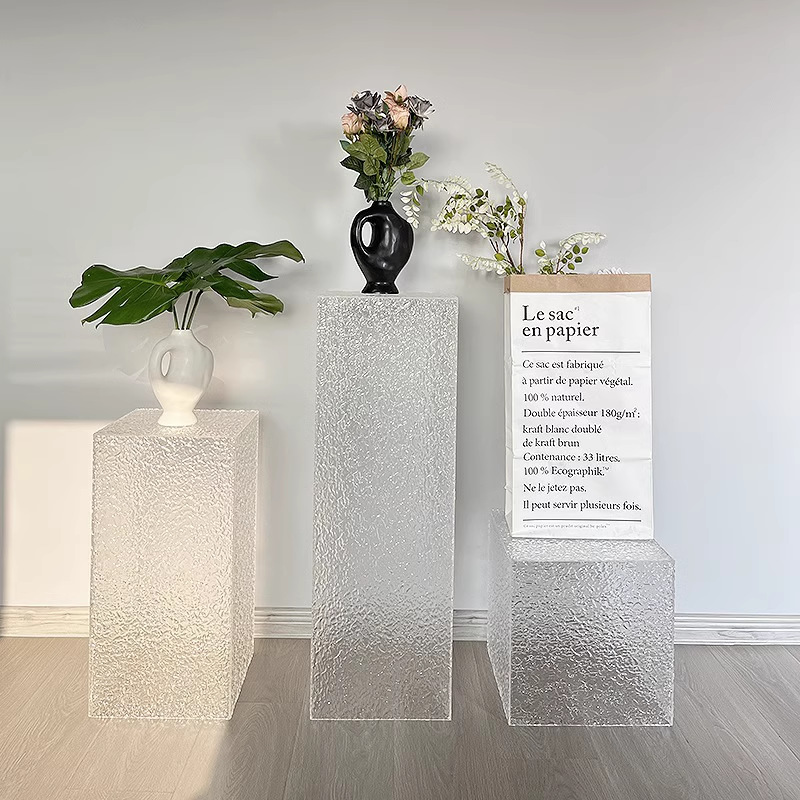 Luxury Bags In Store - Luxuriöses Kleiderständer-Display, Topfpflanzenständer, Transparente Nakajima-Plattform, Taschen-Präsentationstisch